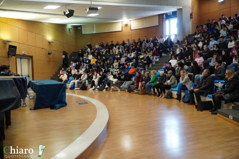 Al Polo liceale Mattioli l'incontro sul terremoto del 2009