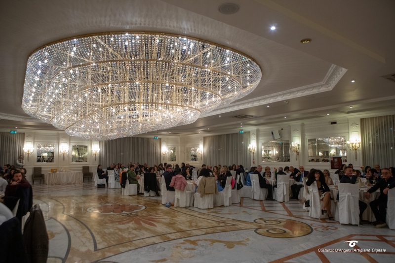 Cena di gala di Officina 66050 per lo Sportello Frida