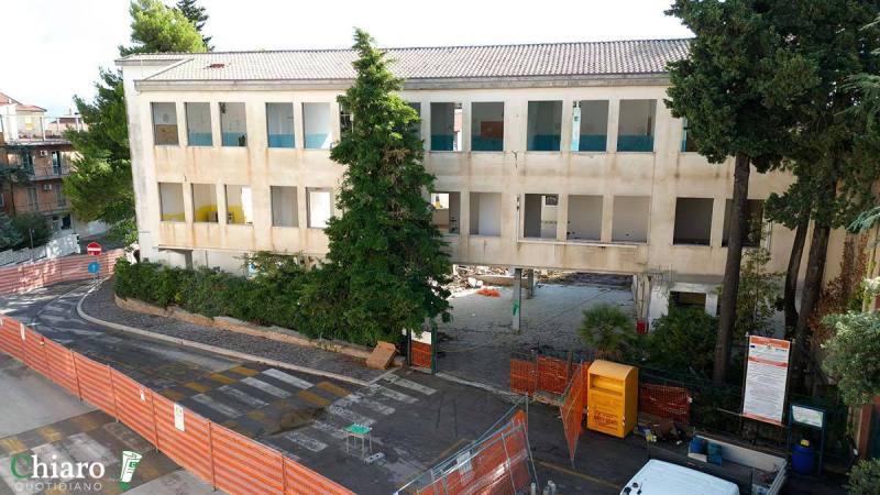 scuola-paolucci-demolizione-3