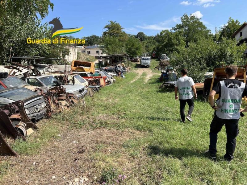 Discarica abusiva sequestrata dalla guardia di finanza