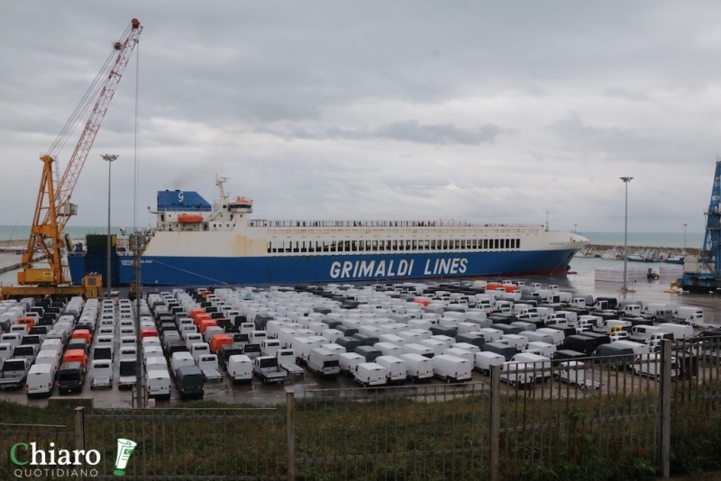 Eurocargo Salerno attracca a Punta Penna