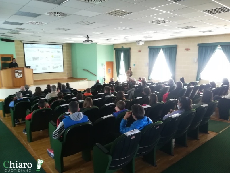 Gli alunni della Paolucci alla base di Amendola