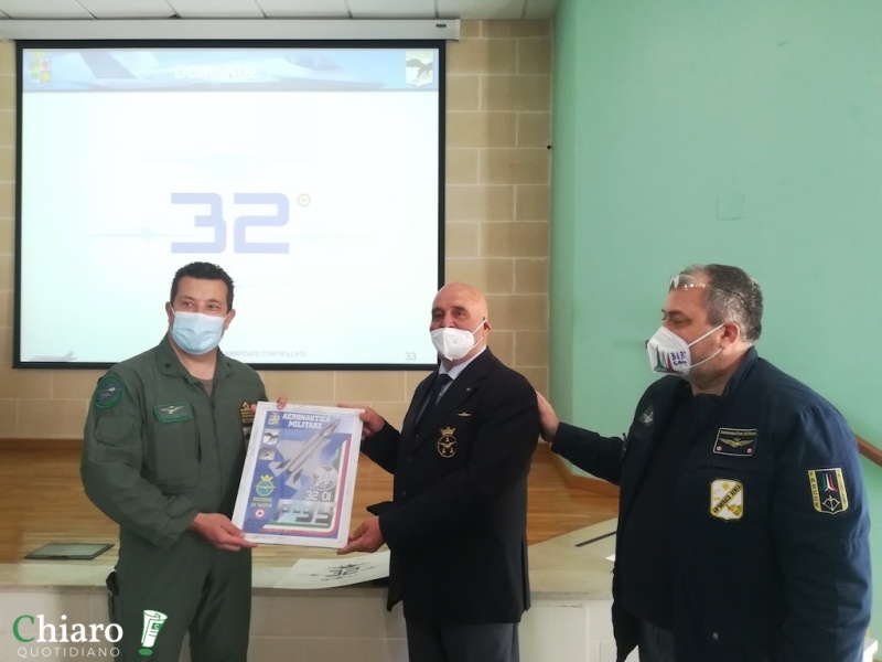 Gli alunni della Paolucci alla base di Amendola