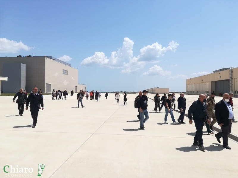 Gli alunni della Paolucci alla base di Amendola