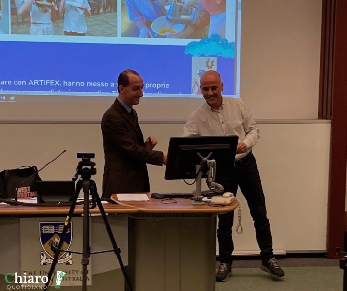 Il premio del Consolato italiano a Perth a Fernando Desiati