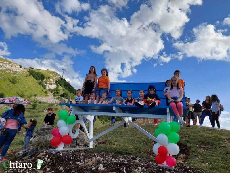 Inaugurata la panchina gigante a Roccaspinalveti