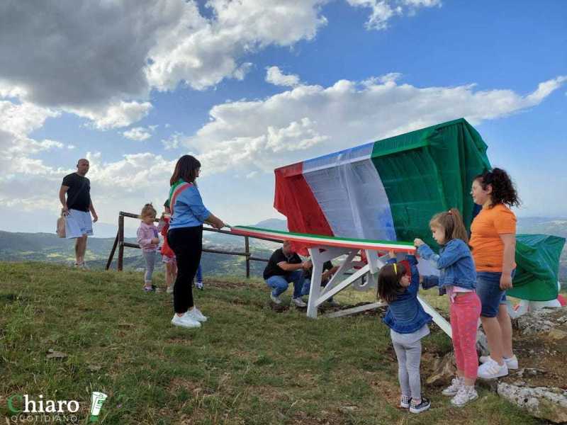 Inaugurata la panchina gigante a Roccaspinalveti