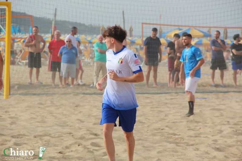 beachsoccervasto24giugno89-74