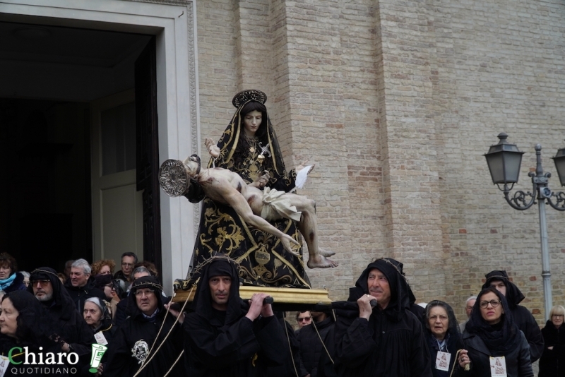 La processione del Sabato Santo