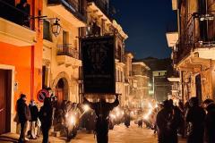Lo stendardo che apre la processione