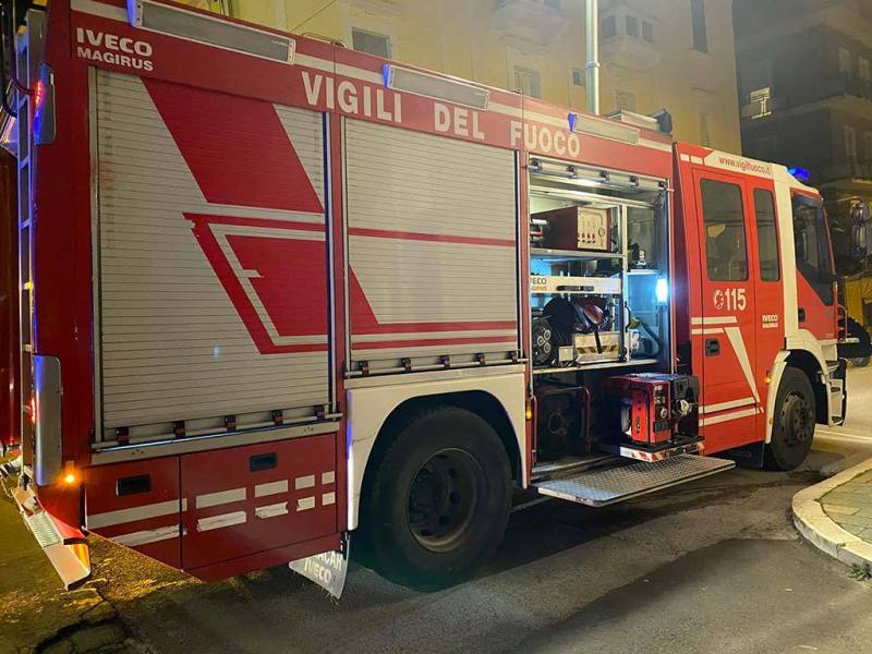 L’auto di Menna in fiamme