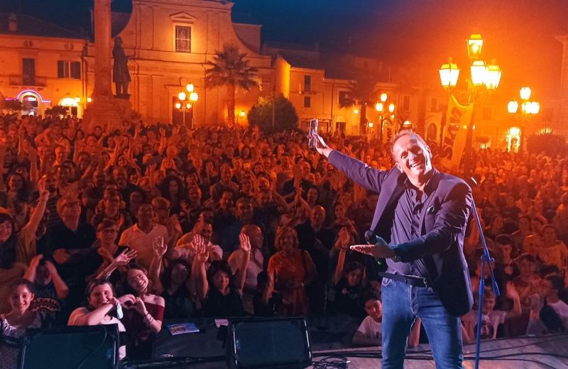 L'Avis Vasto fa festa con Uccio De Santis