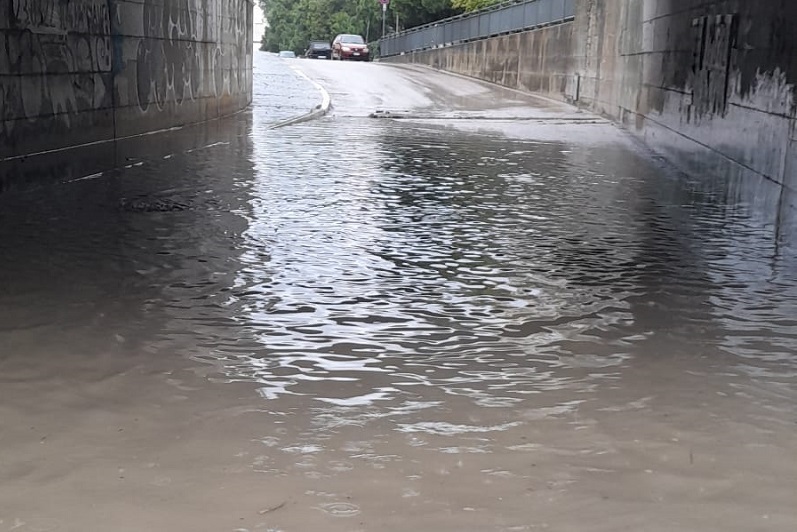 Fiumi di fango sulle strade di Vasto Marina