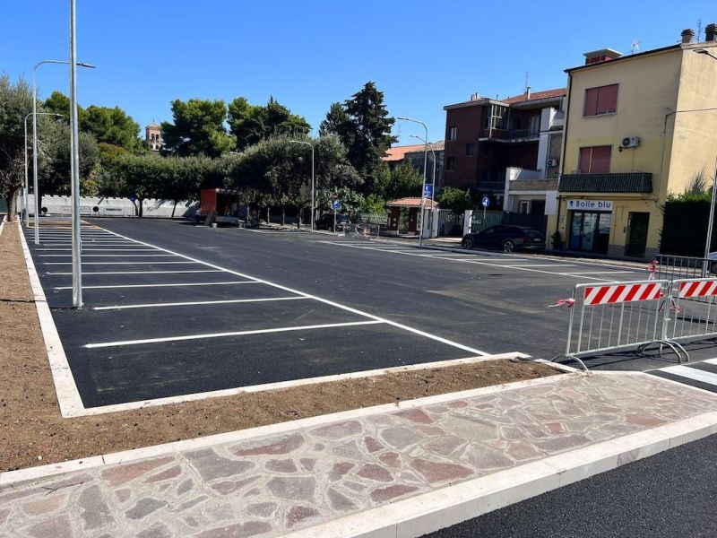 Nuovi parcheggi in piazza Artese