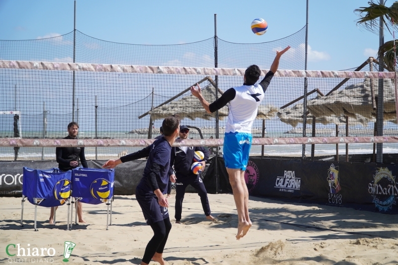 Pescara - Gli azzurri del beach volley in allenamento