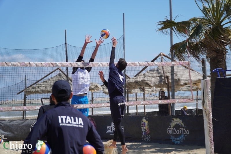 Pescara - Gli azzurri del beach volley in allenamento