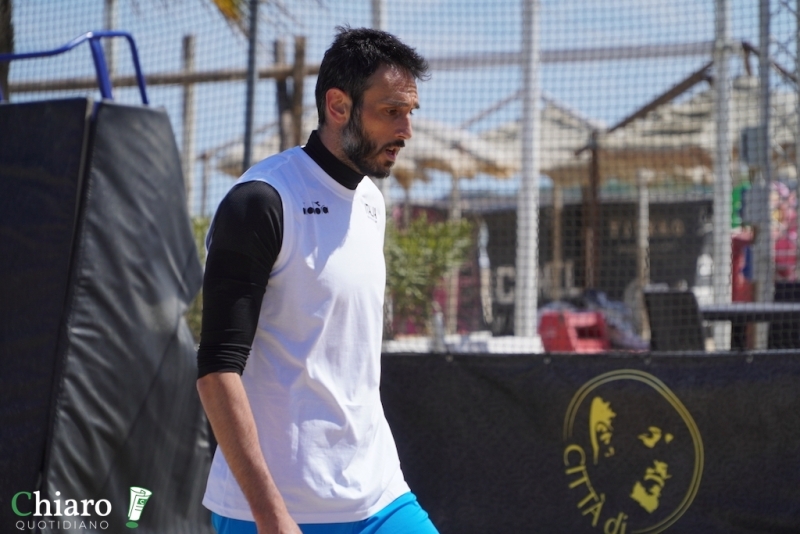 Pescara - Gli azzurri del beach volley in allenamento