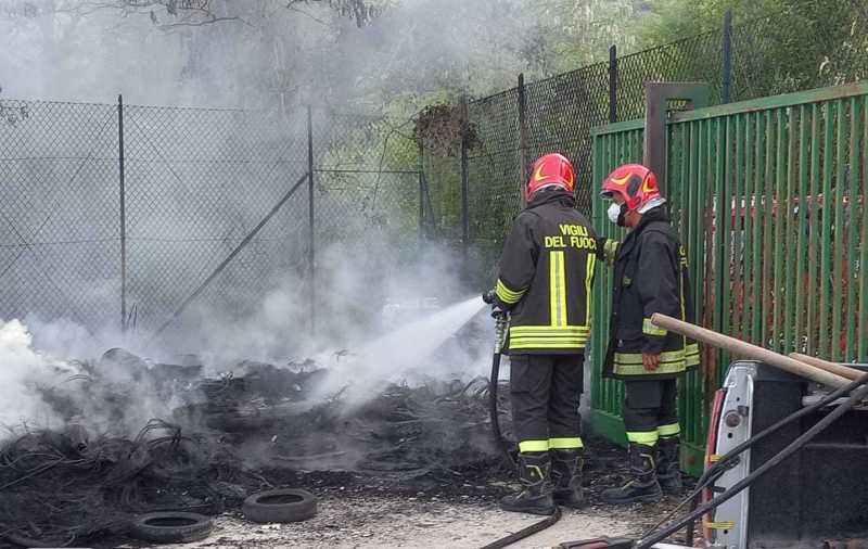 Castelguidone - Rifiuti a fuoco
