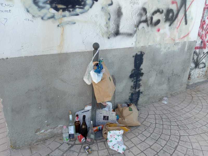 rifiuti-chiesa-san-nicola-2