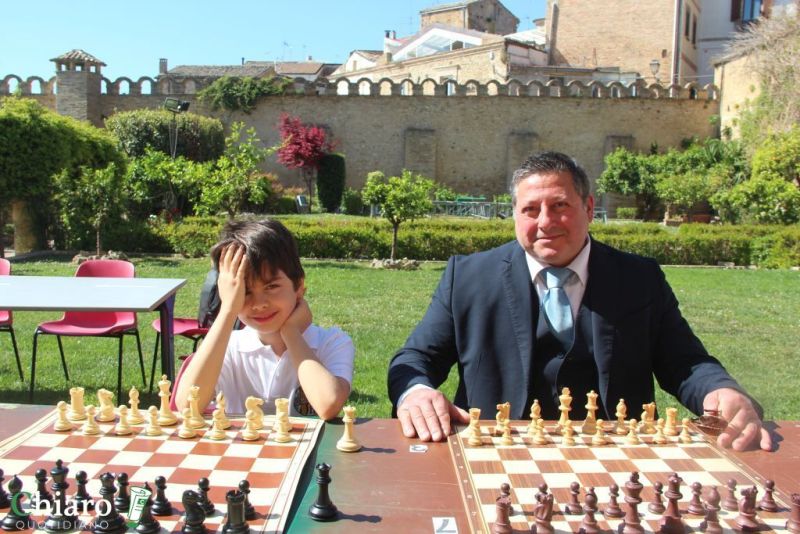 simultaneascacchigiardinidavalos-34
