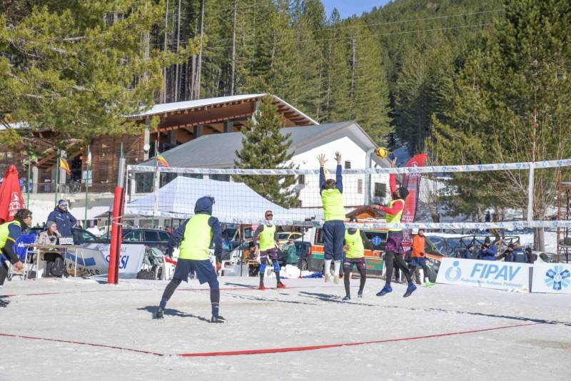 Snow Volley a Lorica