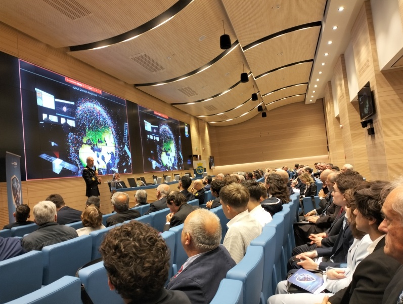 3-Studenti-Mattioli-e-Mattei-in-conferenza