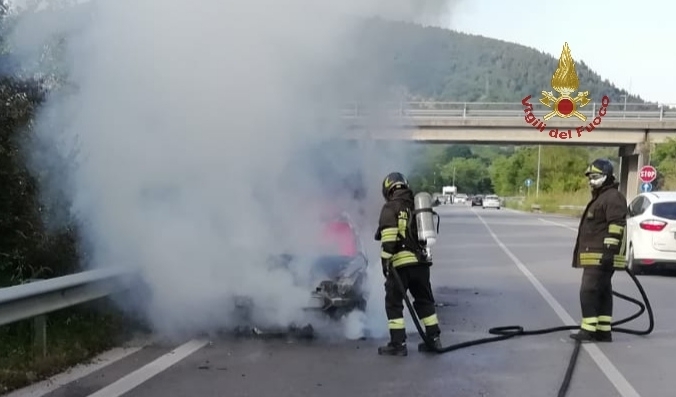 incendio-auto-trignina-2
