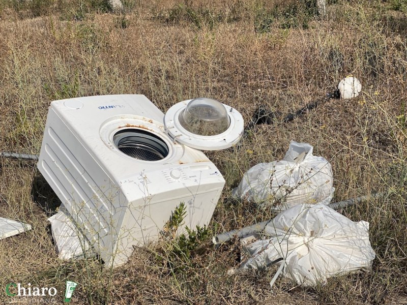 Discarica abusiva tra via San Rocco e via del Porto