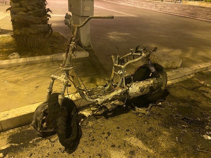 incendio-motorino-piazza-rodi-2