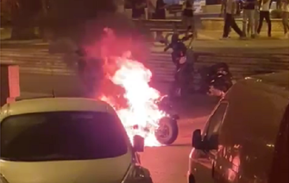 incendio-motorino-piazza-rodi