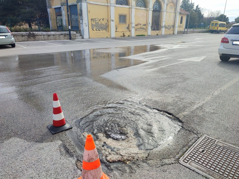 perdita-acqua-piazza-fiume-2