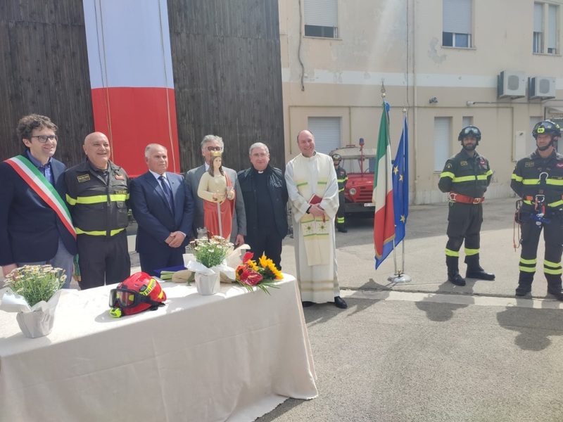 donazione-santa-barbara-vigili-fuoco-2