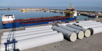 Dall’Abruzzo al Marocco: arrivano dal Porto di Vasto le pale eoliche per lo scalo di Laayoune