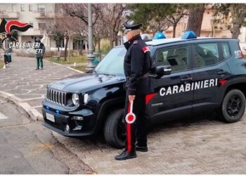 Minaccia ripetutamente giovane donna, 39enne arrestato per stalking