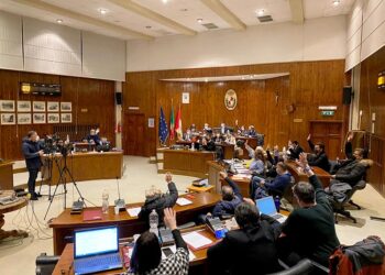 Passa all’unanimità la proposta di delibera contro la mini-variante