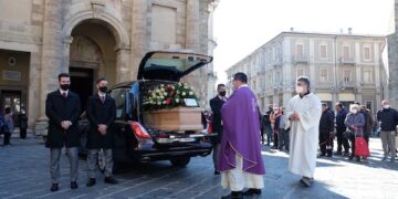 Lanciano dà il suo ultimo saluto a Francesco “Ciccillo” De Grandis