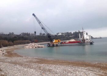Erosione costiera, iniziati i lavori in mare a Vignola