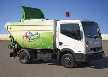 Raccolta differenziata, cittadino segnala alla Pulchra comportamento scorretto di due operatori