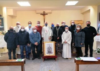 Un quadro della Sacra Spina donato alla chiesa dell’ospedale “San Pio”