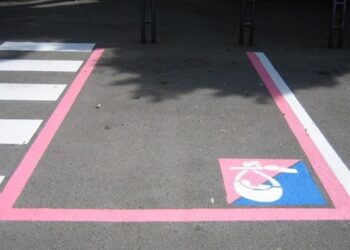 Parcheggi rosa nel centro storico di Rocca San Giovanni