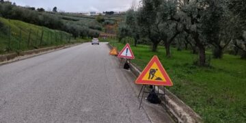 «In via Sant’Onofrio transenne e segnali da due mesi e mezzo»