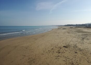 Jova beach party, meno di 6 mesi all’evento. Fioravante: «Aspettiamo il progetto definitivo». Probabile spostamento del palco