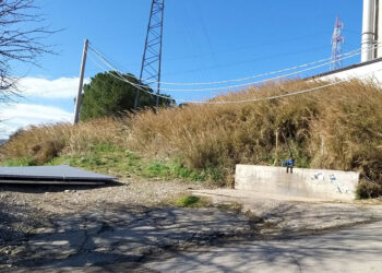 Ributtini, copertura metallica strappata via dal vento danneggia cavi elettrici: black out di otto ore