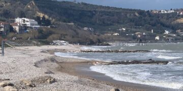 Di Giuseppantonio chiede interventi urgenti contro l’erosione costiera