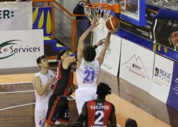 L’Unibasket si arrende sul finale ed il Pescara Basket s’impone 67 a 61