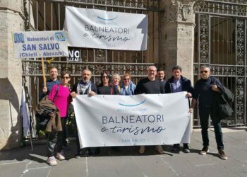 In piazza a Roma anche i balneatori sansalvesi: «La direttiva penalizzerebbe i piccoli imprenditori»