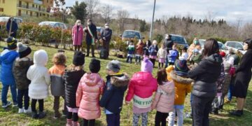 Fossacesia, flashmob degli studenti contro la guerra in Ucraina