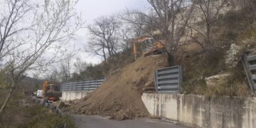 Frana sulla provinciale 150: dopo i lavori riaperta una corsia