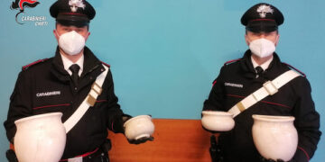 Furti di arredi funebri nel cimitero di Canosa Sannita, individuati e denunciati i ladri