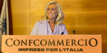 Sempre più serrande abbassate nelle città, Confcommercio: «Necessario Osservatorio per il rilancio»